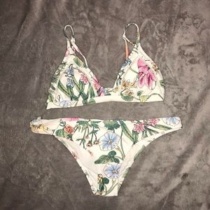 White - Floral Triangle / Cheeky Bikini